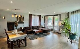 Lounge Park Apartment